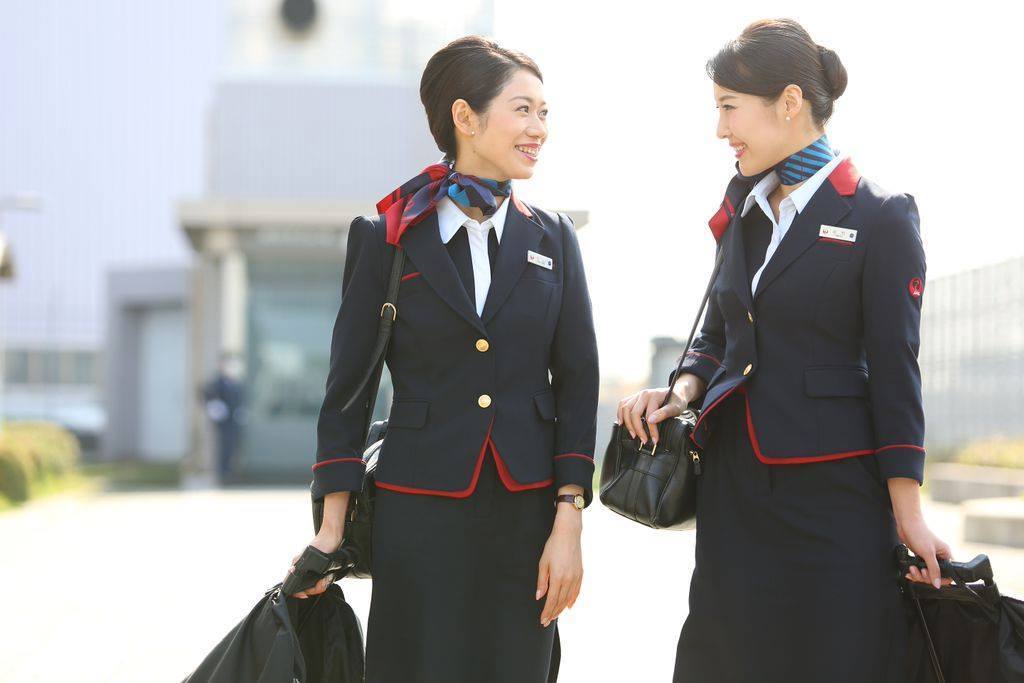 Japan-Airlines-Cabin-Crew