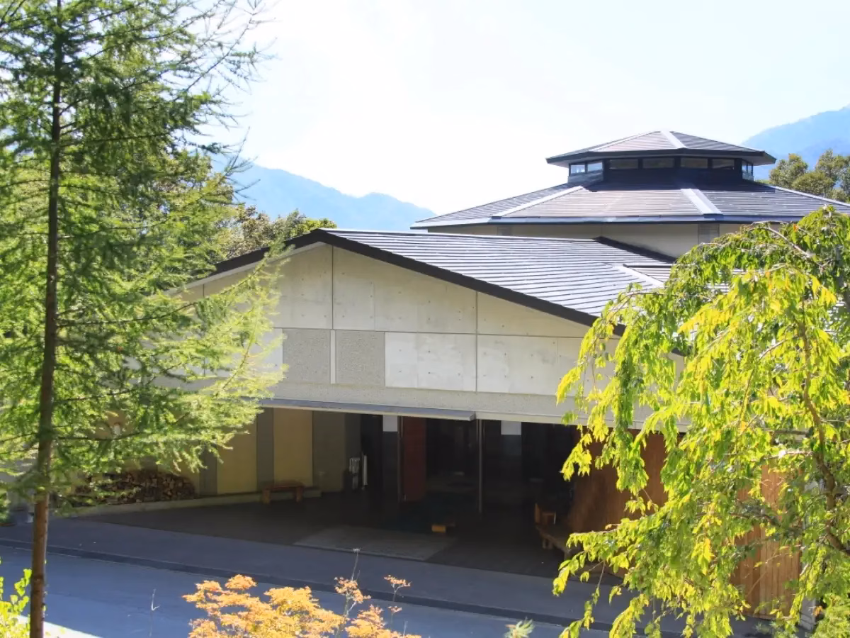 奧日光四季彩酒店